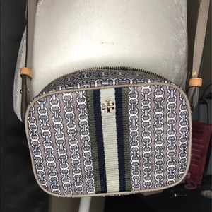 Gemini link crossbody